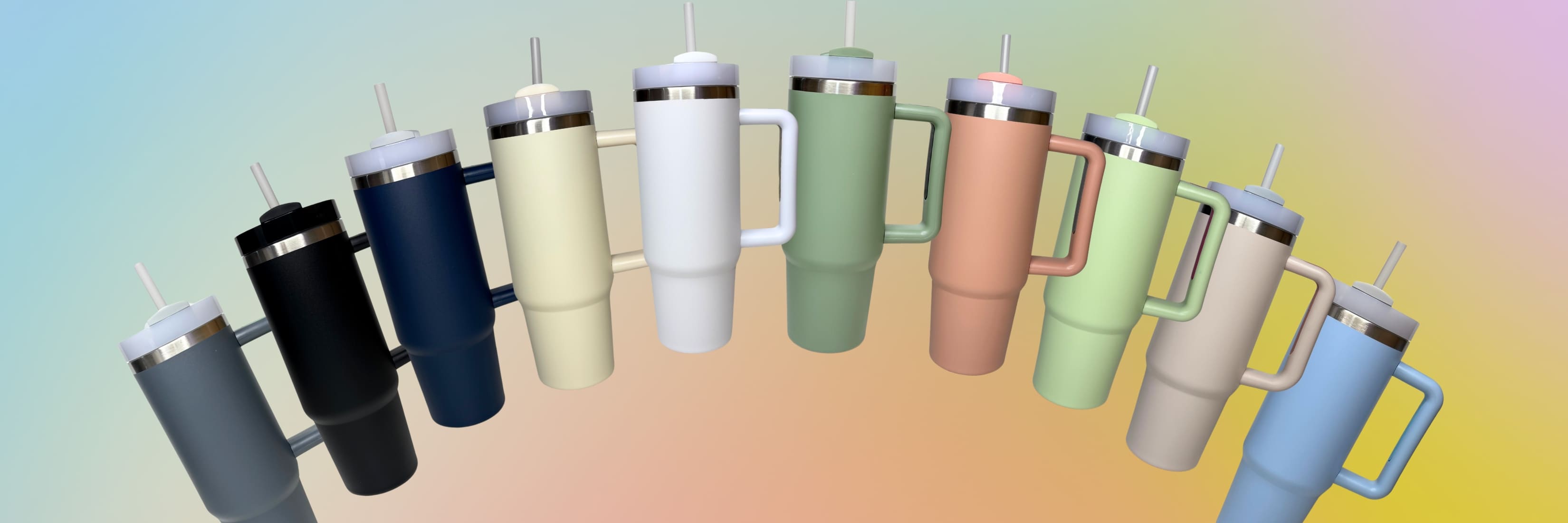 Banner con termos Camper 30oz de acero inoxidable en varios colores, con asa y doble pared para mantener las bebidas frías o calientes por más tiempo.