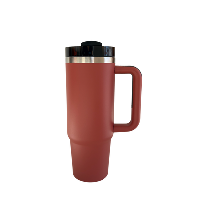 Termo Camper 30oz de acero inoxidable color ladrillo con asa y doble pared, vista frontal.
